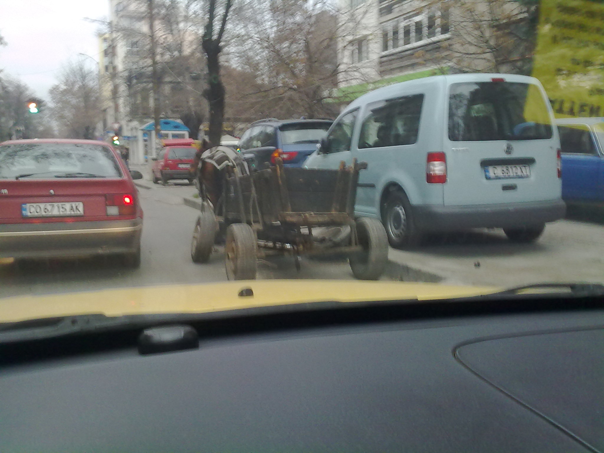 Каруца на ул.Черковна във София