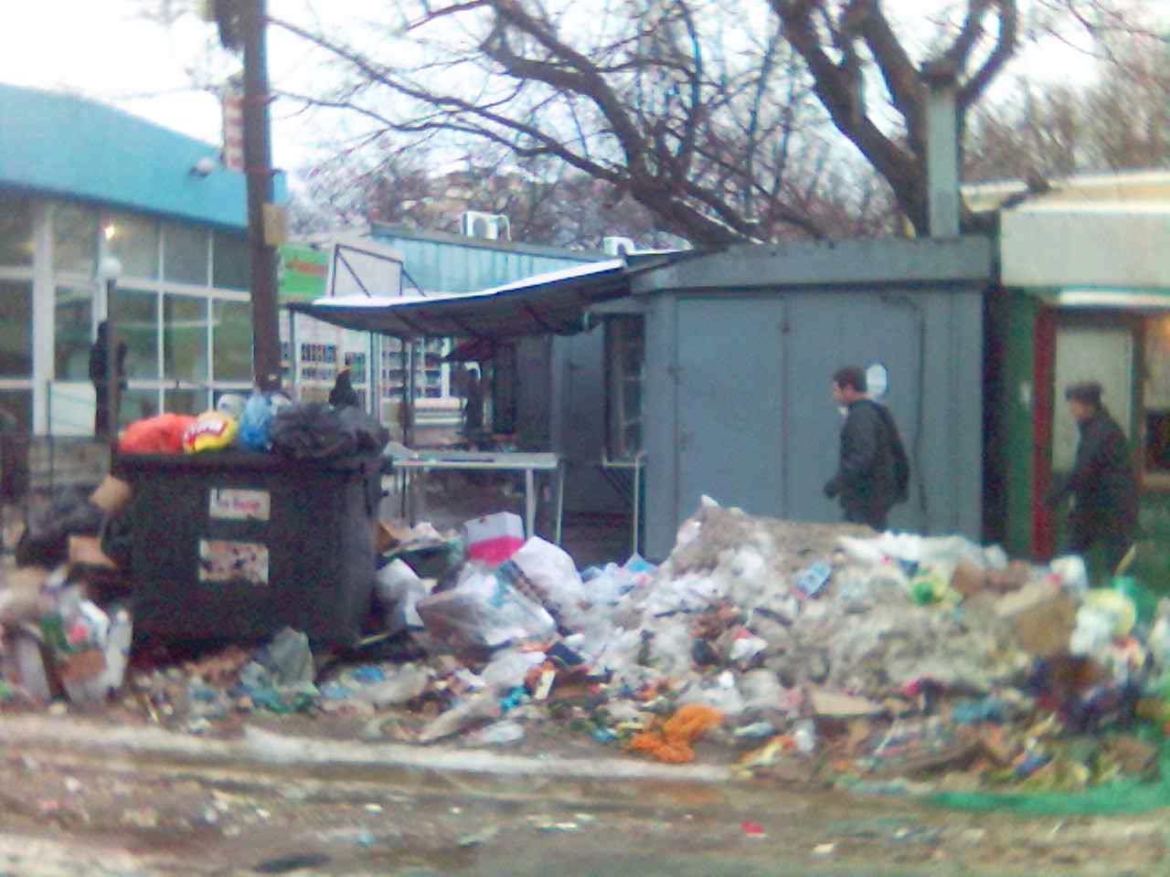 Централна част на Варна -Колхозен пазар и Била Варна -мръсотия