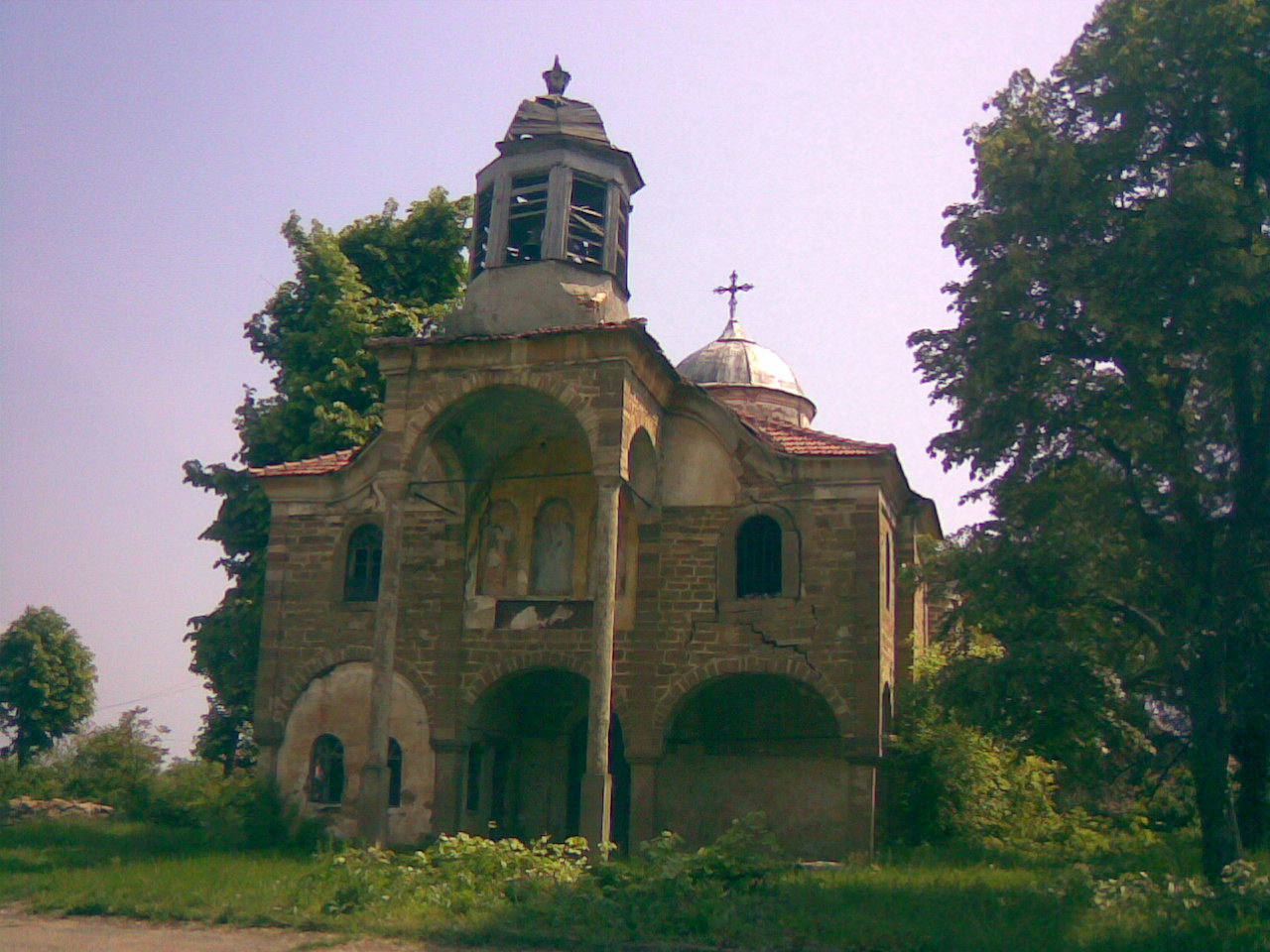 Църквата в село Дъскот