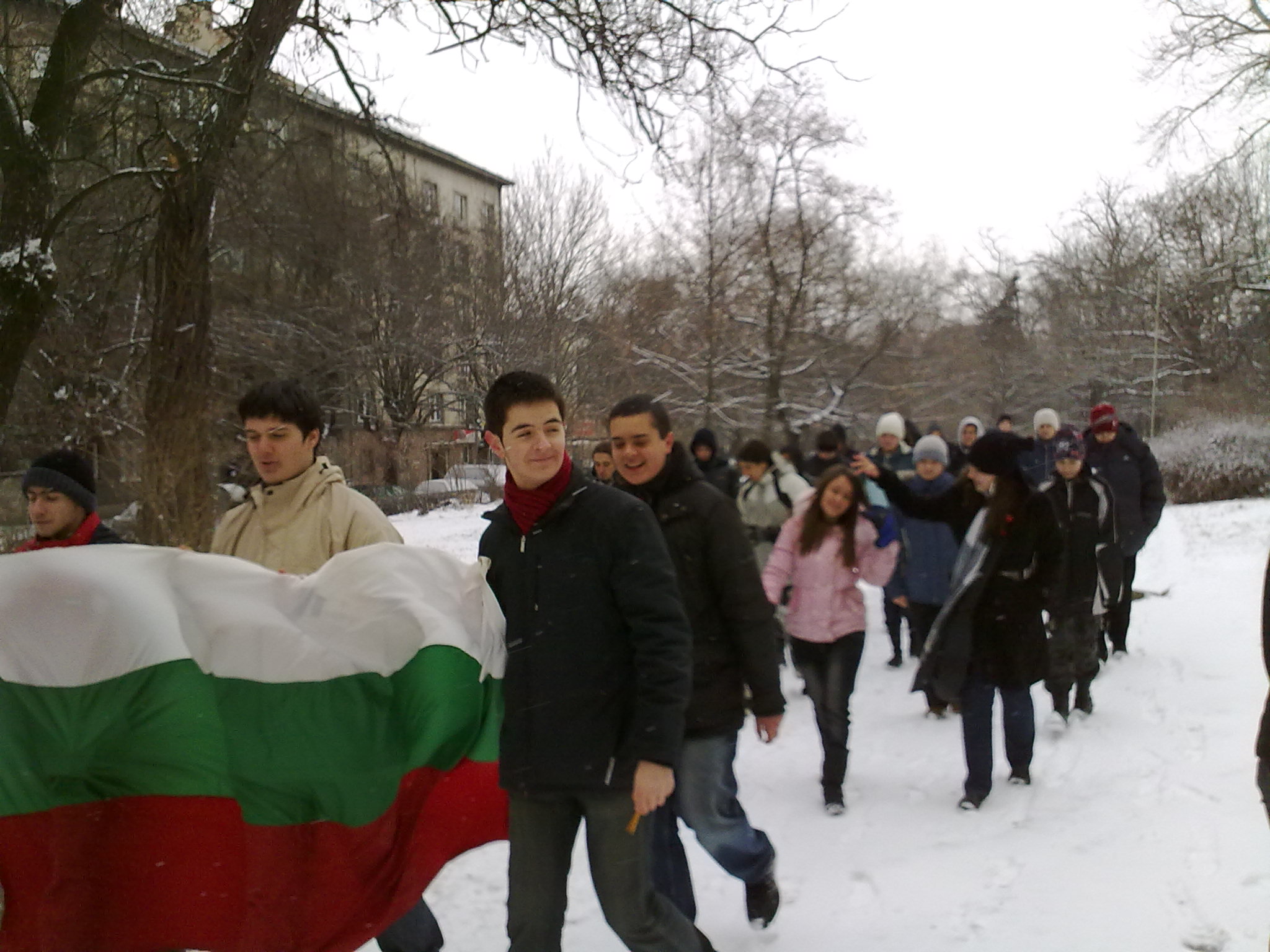 Ученици от ТУЕС на поход по случай националния празник