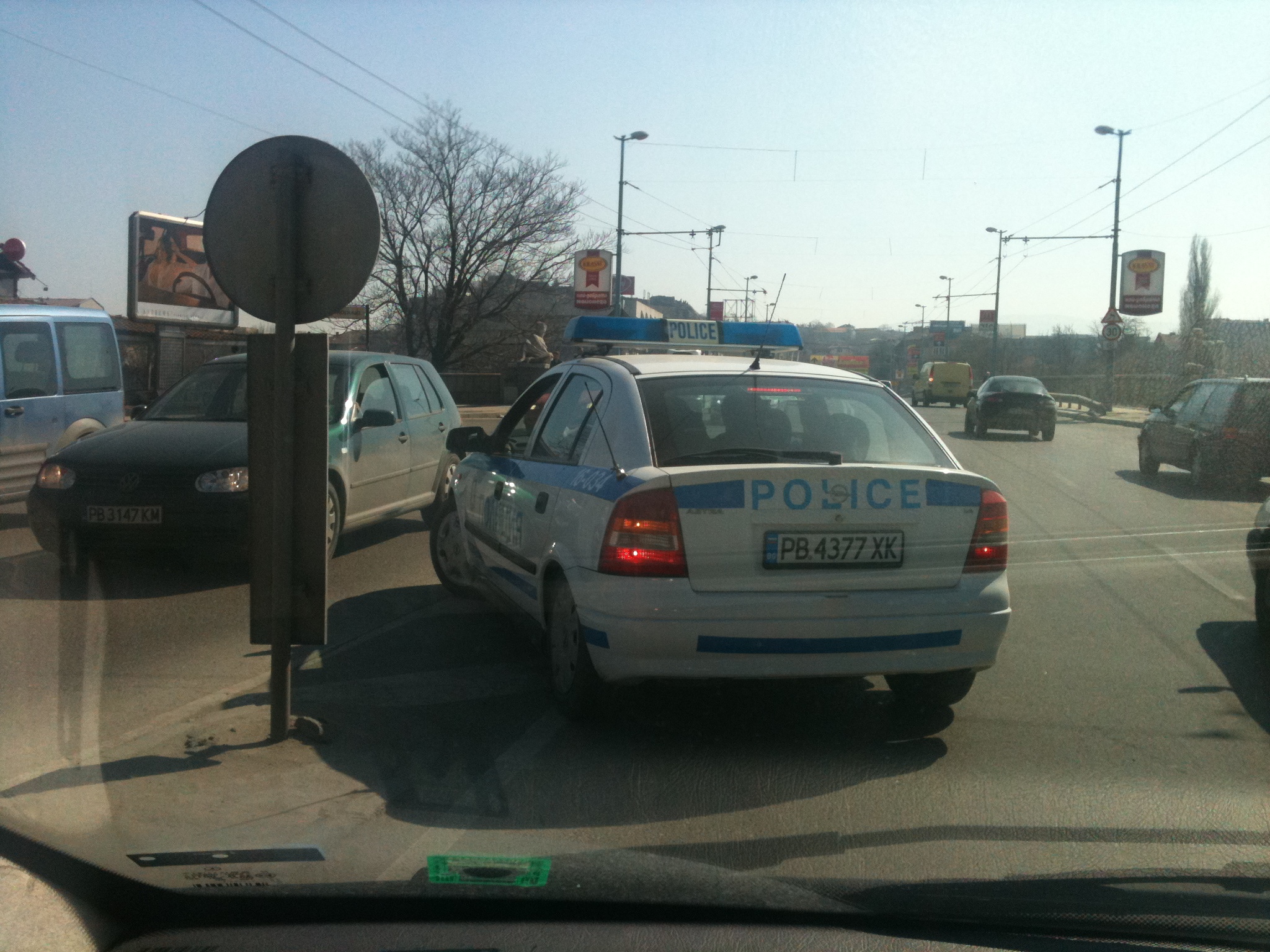 Как се нарушава законът за движение по пътищата от полицията