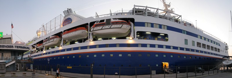 ВАРНА ,Морска гара,лайнерът EXPLORER ,NASSAU