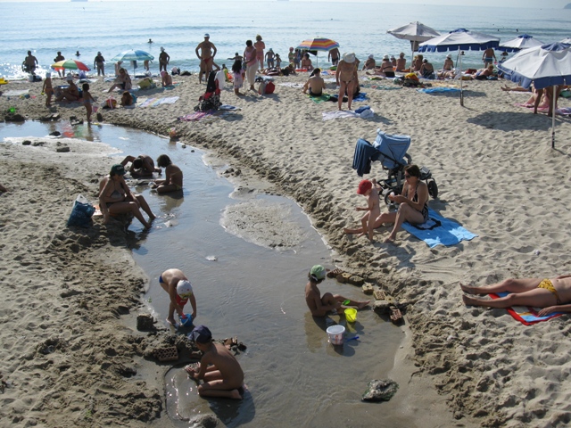 Варна , топлата вода до южния плаж