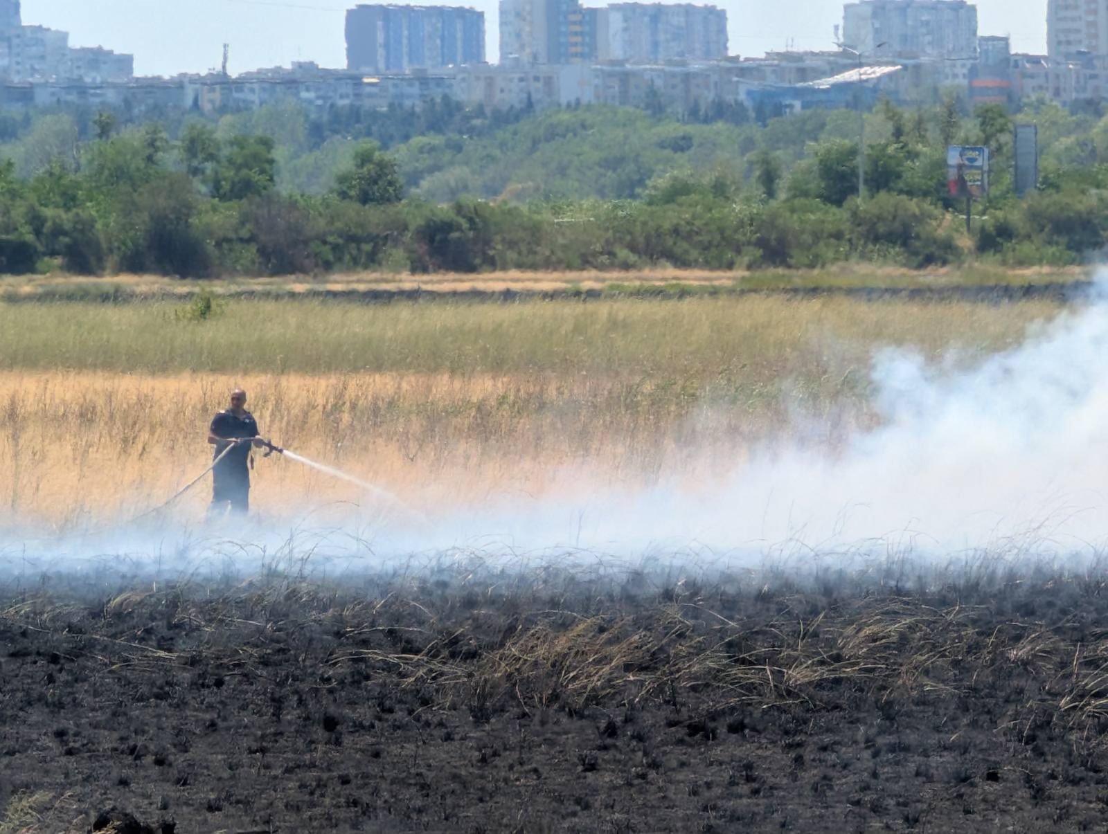 Пожар в Атанасовското езеро
