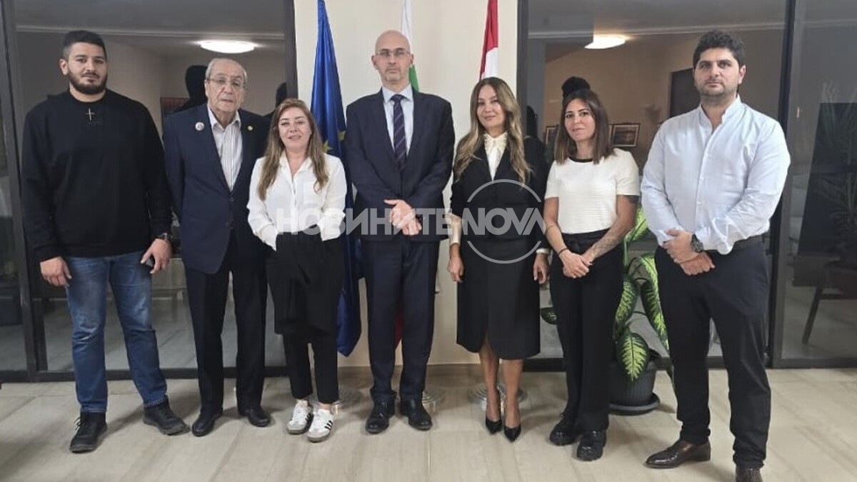 Посолство в Ливан