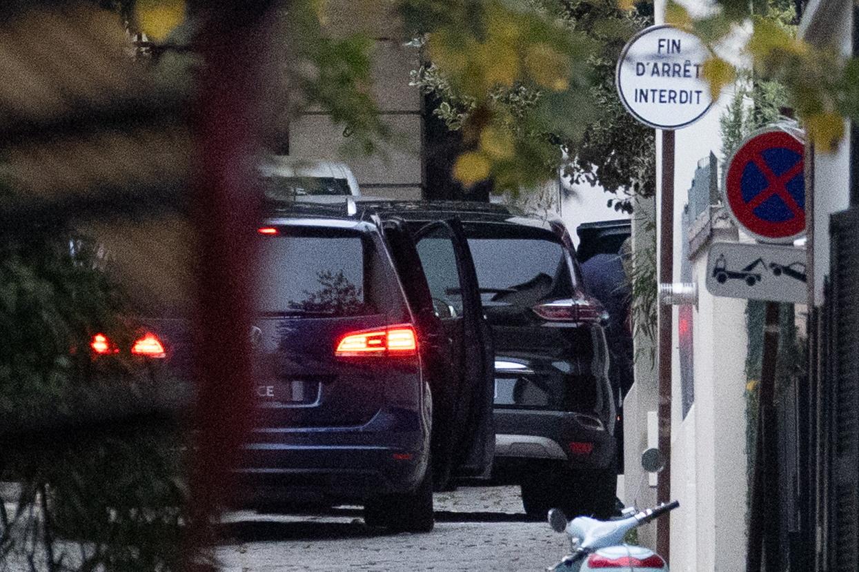 Саркози бус 2