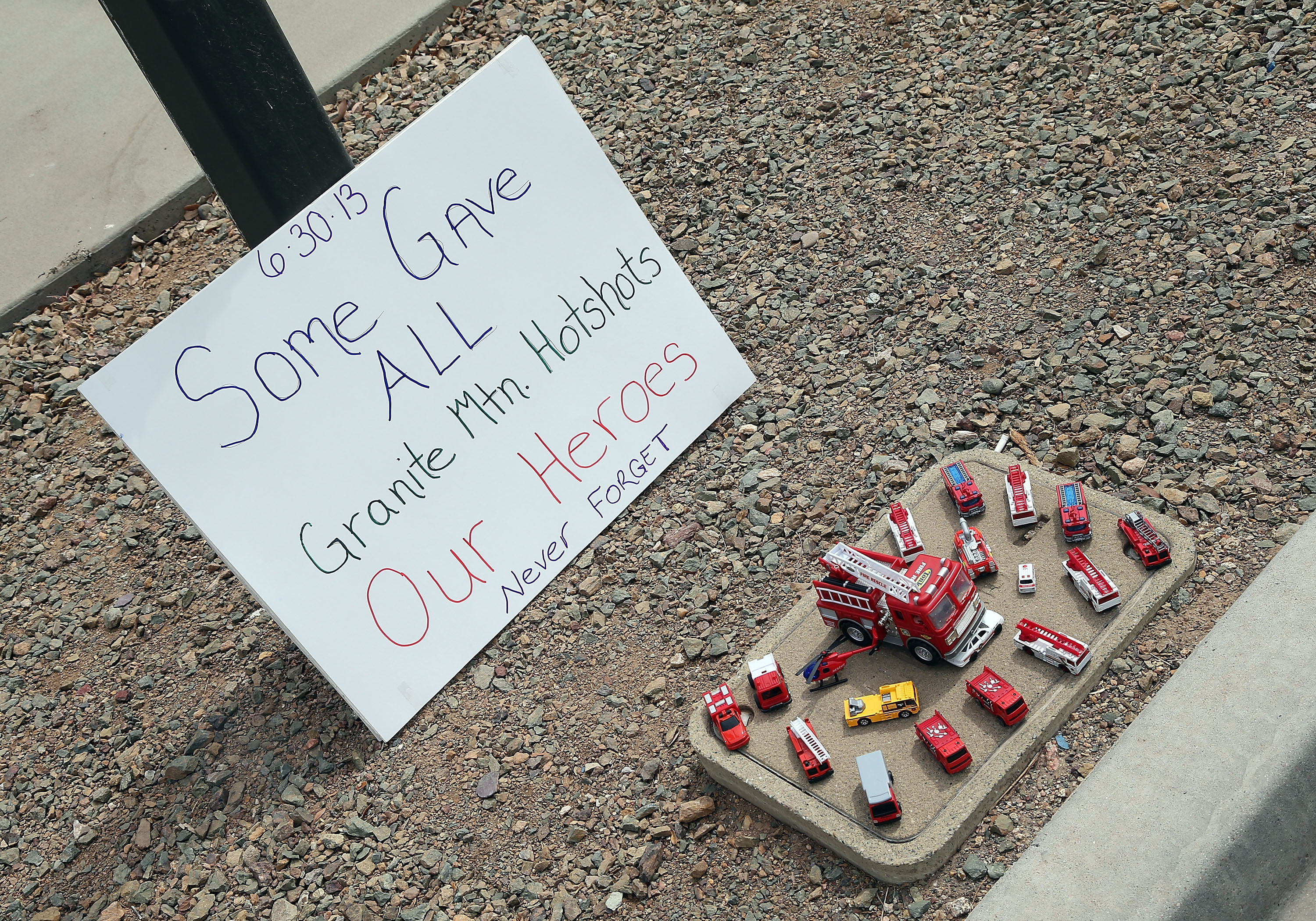 пожарникари