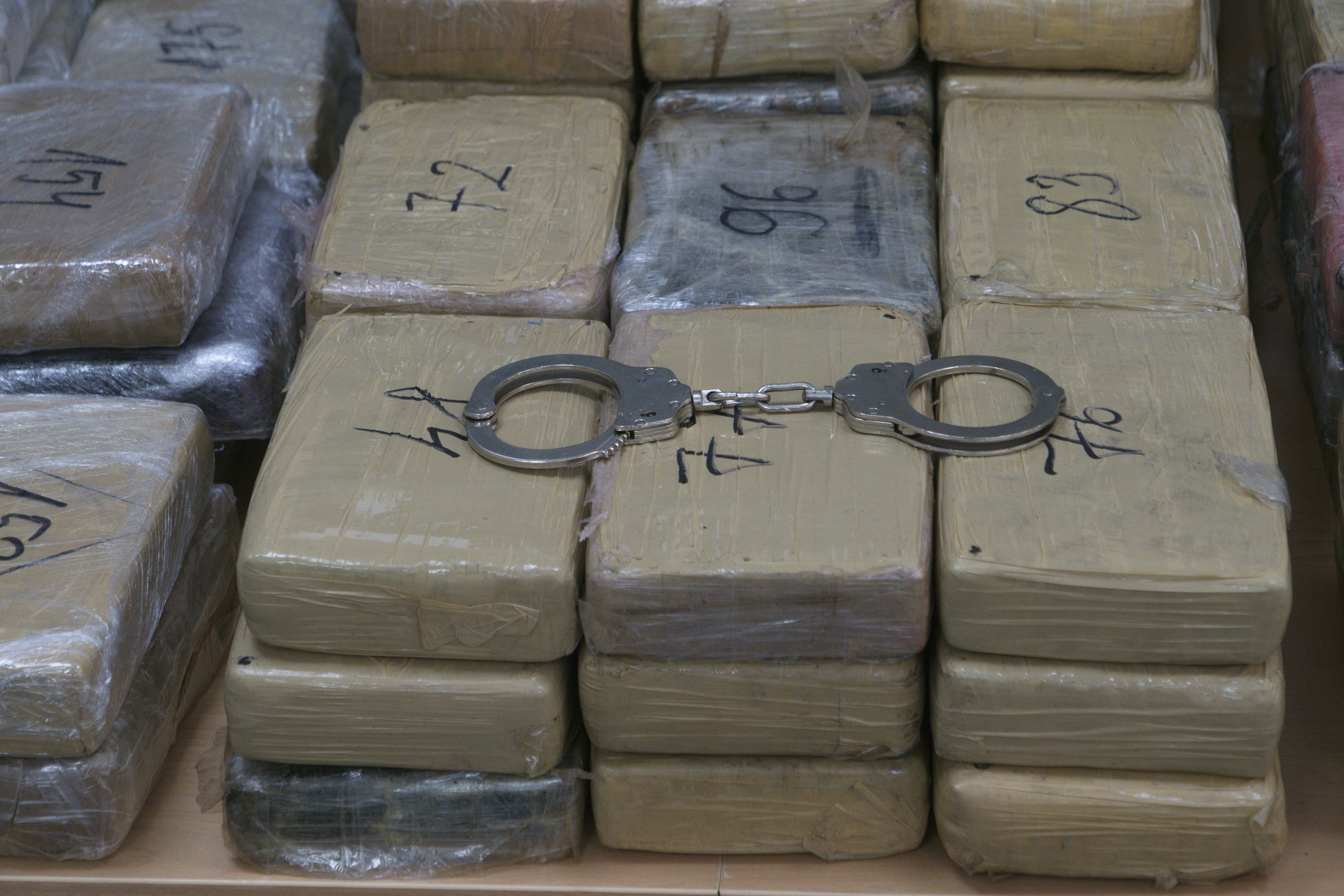 дрога, наркотици