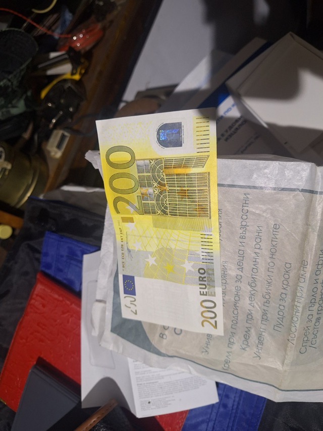 фалшиви пари