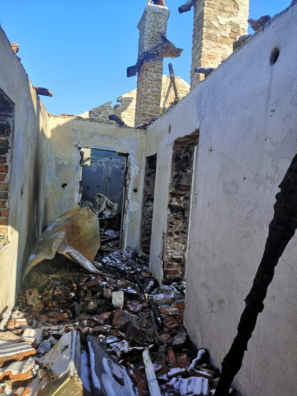 изгоряла къща