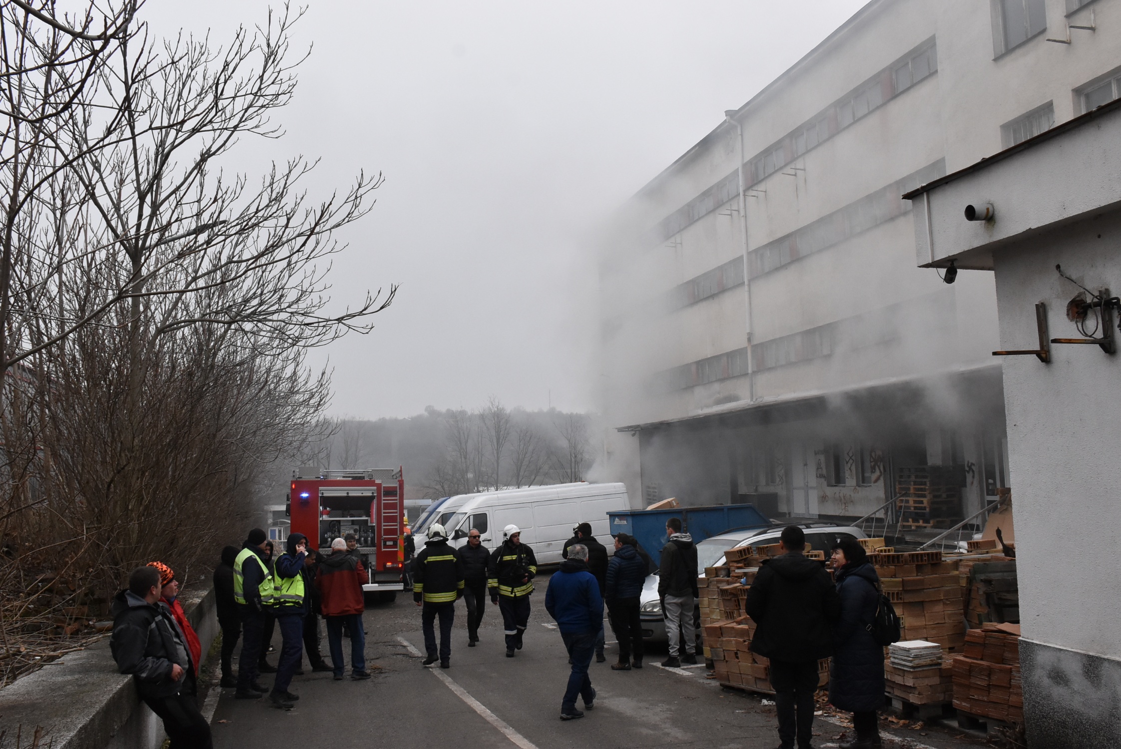 горящи сгради