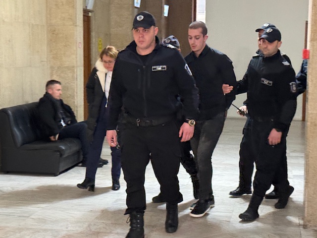 никола бургазлиев