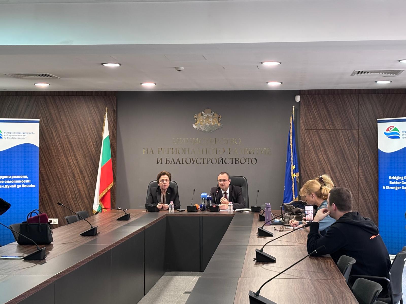 Иван Иванов