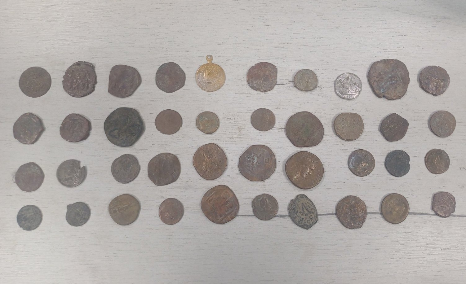 антики, контрабанда