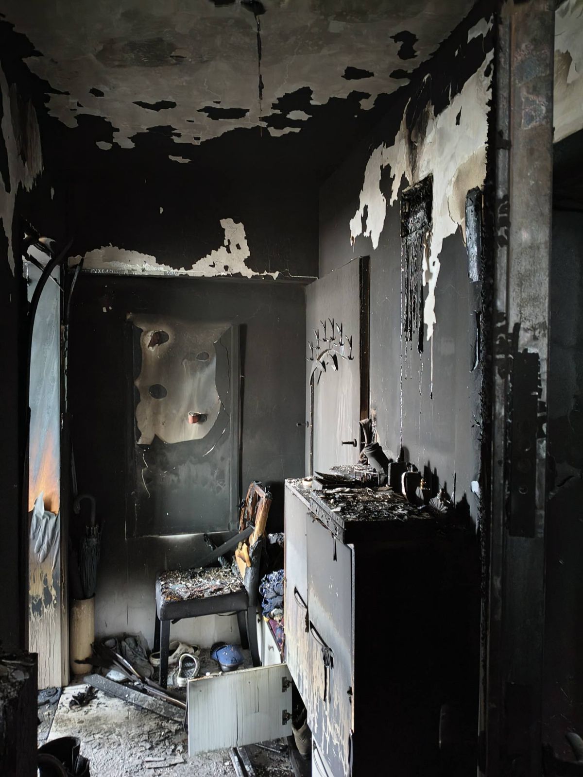 изгоряла къща