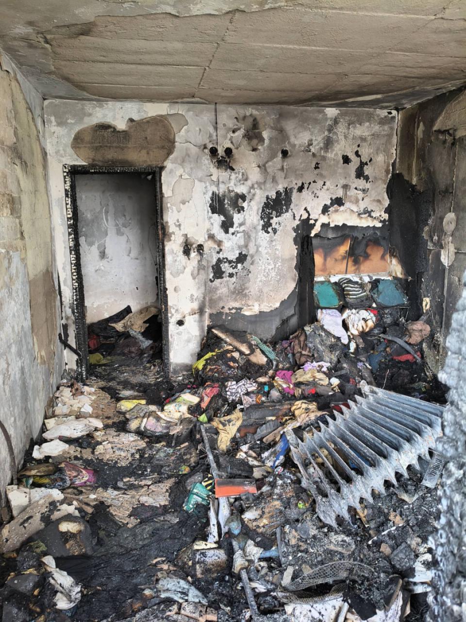 изгоряла къща