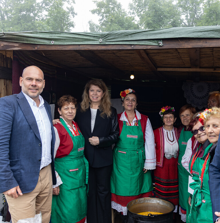 Илияна Йотова