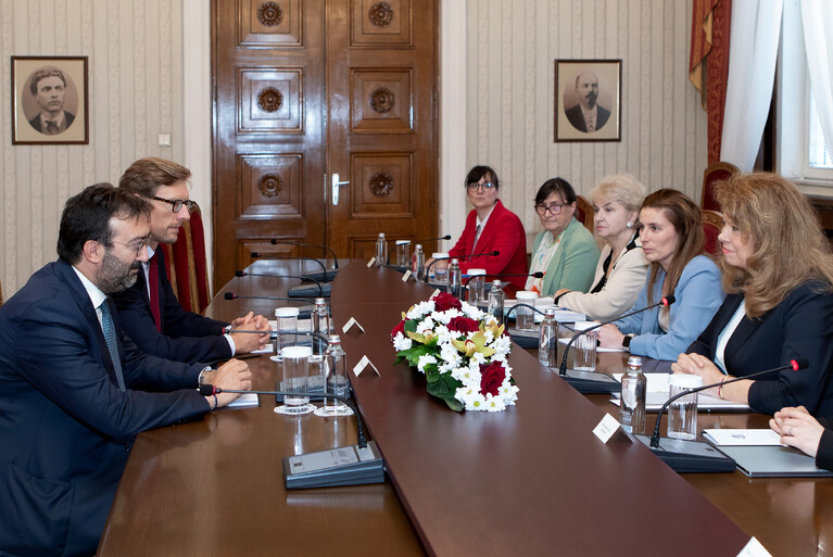 Йотова