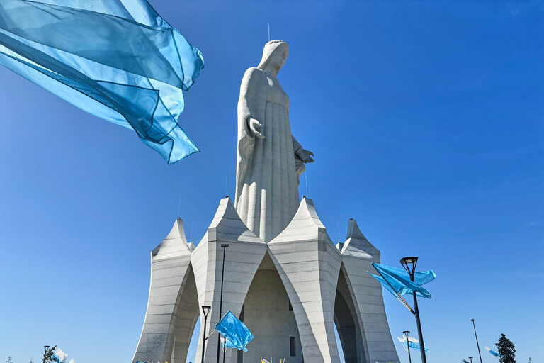 статуия