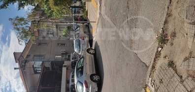 Абсурдно паркиране на кръстовище в Асеновград