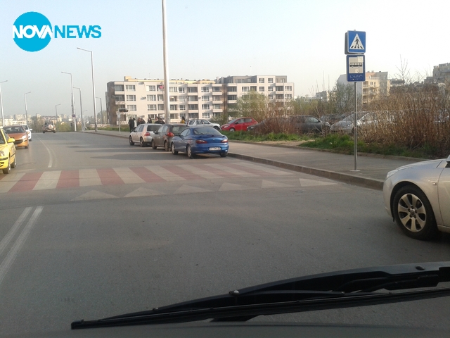 Така се спира на спирка и пешеходна пътека!