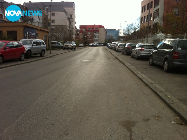 Неправилно паркиране на тротоар и тревни площи