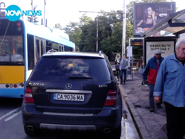 Паркиране на автобусна спирка