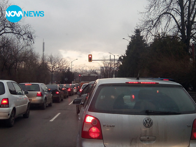 Нов светофар - двойно задръстване