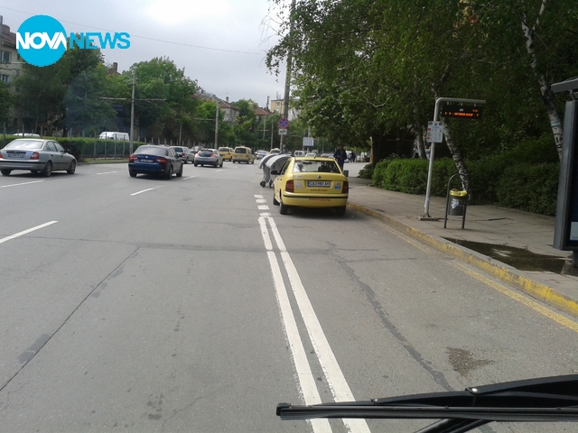 Така се спира на спирка!