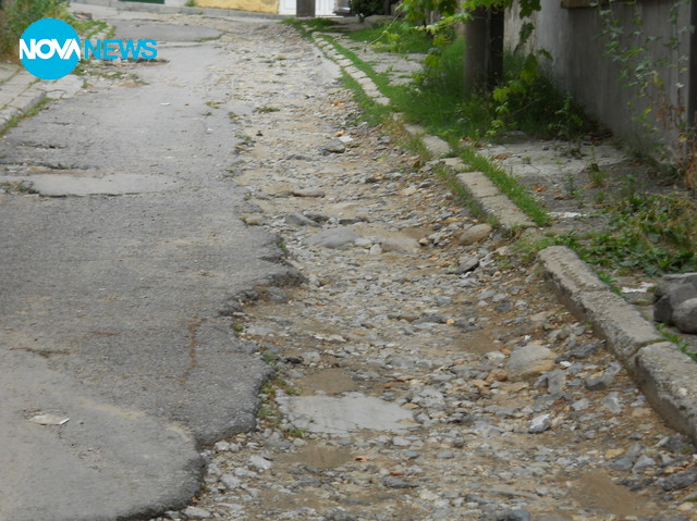 Уличка, успоредна на централната уличка, Дупница