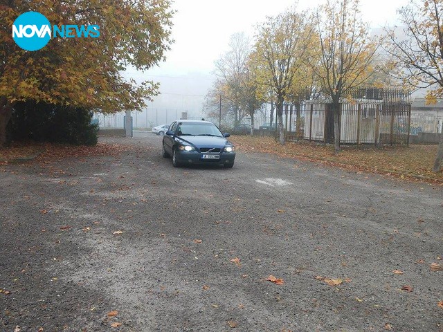 Училищен двор-паркинг