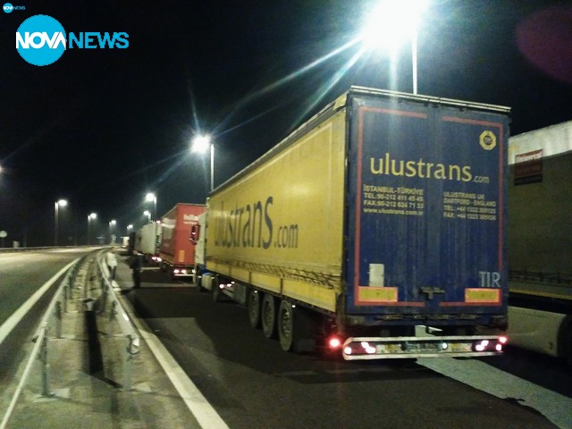 Километрични опашки на Дунав мост 2