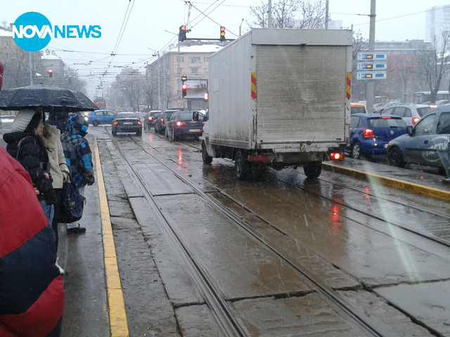 Редовно нарушаване правилника за движение по пътищата