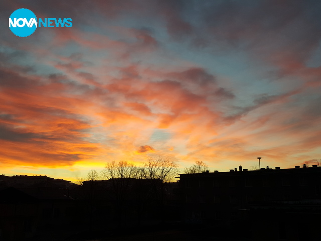 Изгрев над Карлово