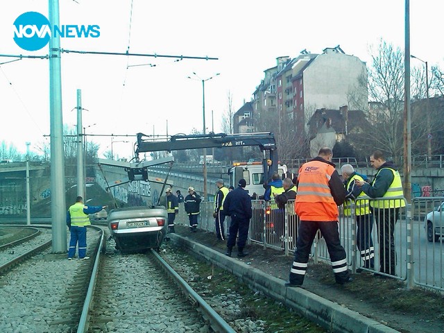 Зрелищна катастрофа в района на гара Подуяне