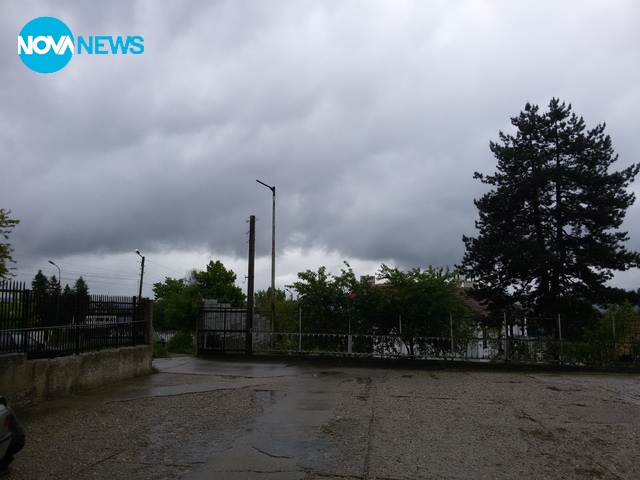 Буреносни облаци над Велико Търново