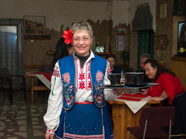 Всички жители на село Ресен облякоха носии