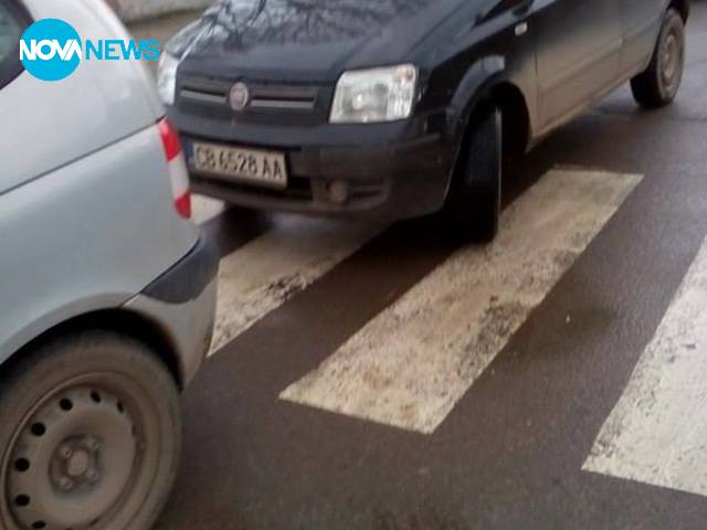 Неправилно паркиране пред училище