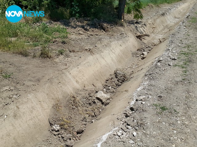 Прекъснати два пътя към собствени лозя