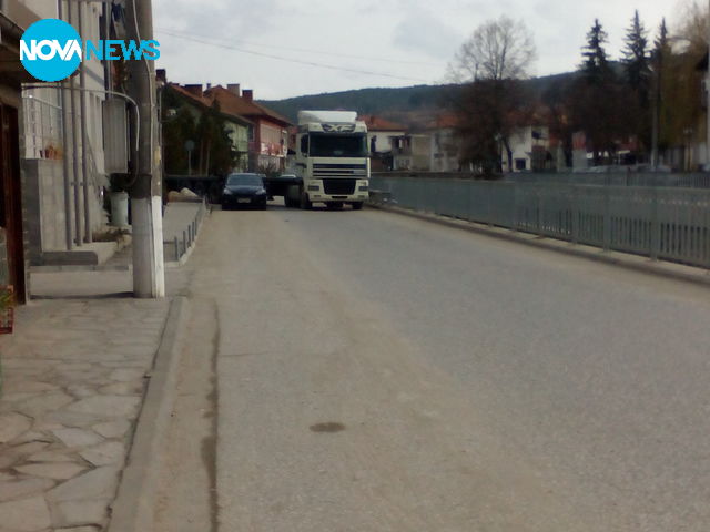 Паркиране на кръстовище