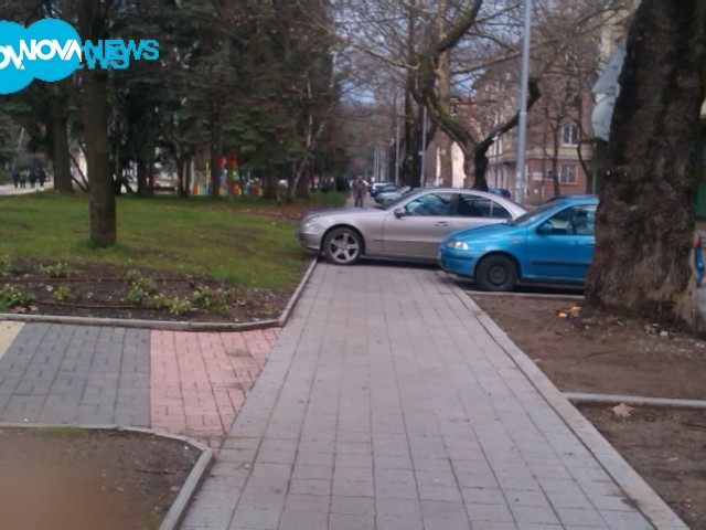 Безумно паркиране в Перник