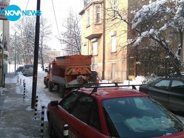 Снегорин и в малките улички на София