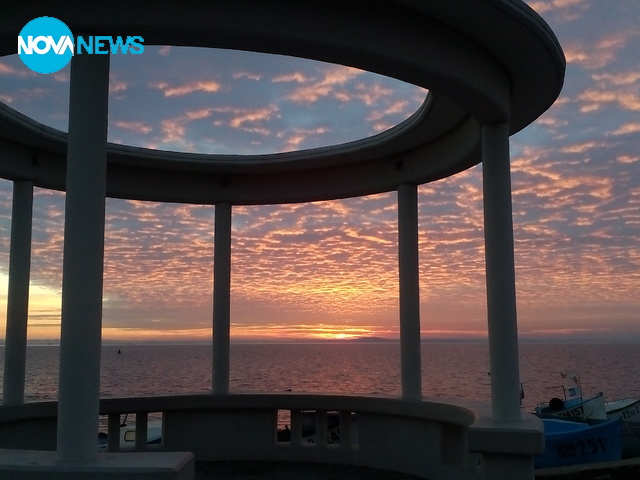 Залез в Поморие