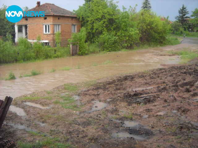 Отводнителни канали станаха напоителни