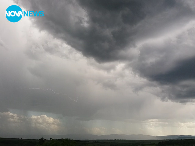 Огромни черни облаци над Лозница