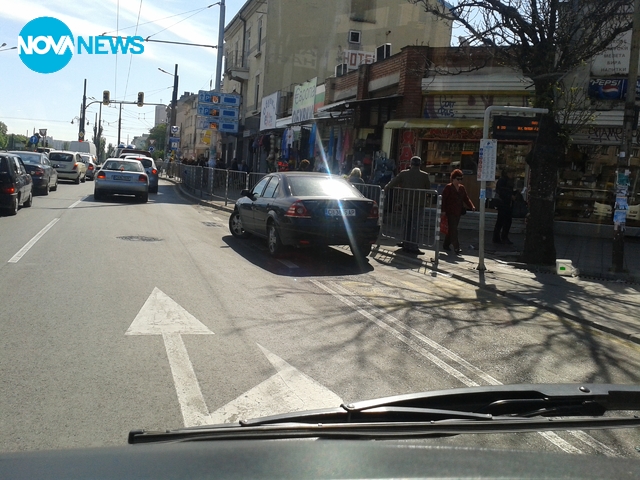 Така се спира на спирка!