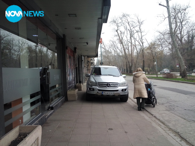 Паркиране на тротоара бул. "Руски", Пловдив