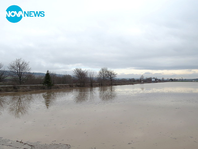 Декари обработваема земя в Лудогорието под вода