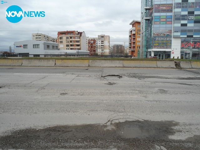 Дупки на бул. "Вл.Вазов"