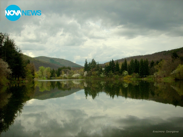 Огледално езеро